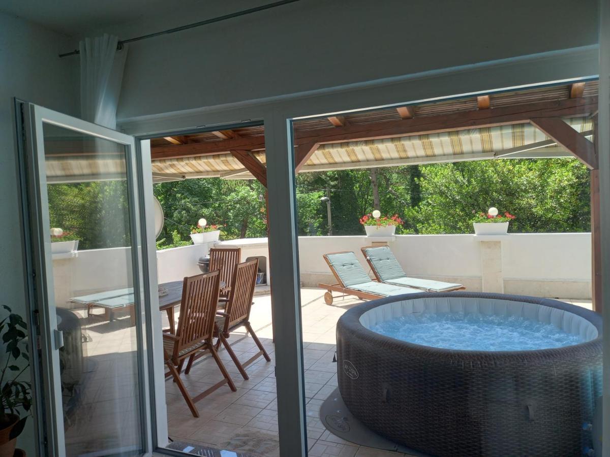 Vila Brig 108 - Private Swimming Pool And Jacuzzi Риека Экстерьер фото