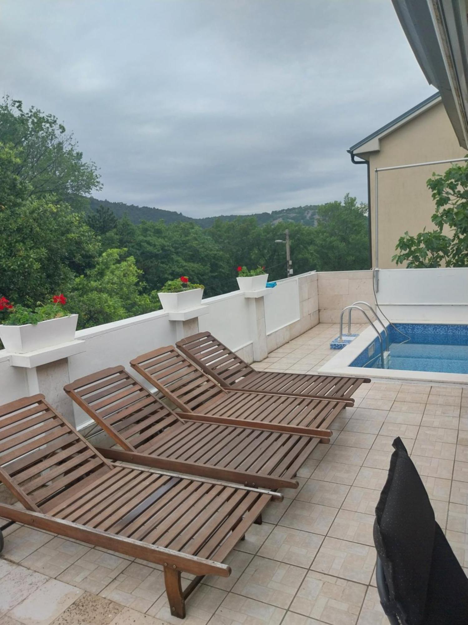 Vila Brig 108 - Private Swimming Pool And Jacuzzi Риека Экстерьер фото